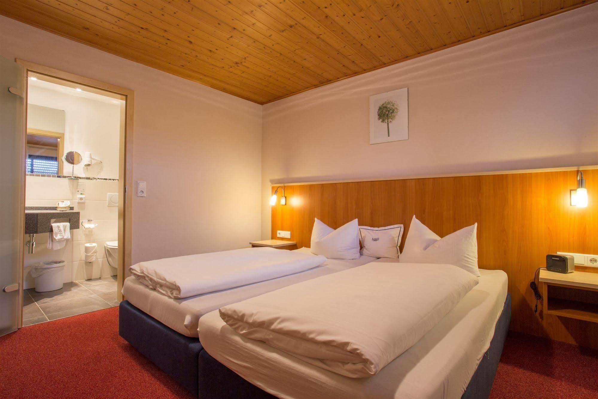 Landhotel Schoell Parsberg Exterior photo