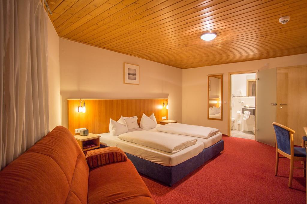 Landhotel Schoell Parsberg Room photo
